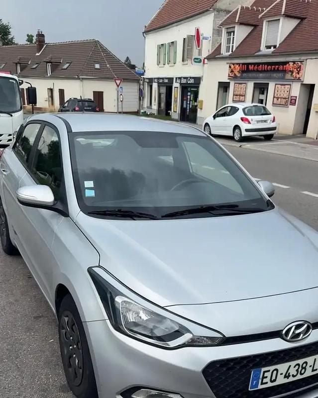 Occasion 2017 Hyundai i20 Edition Berline | 6 000 € (Bon prix) - Image 1/4