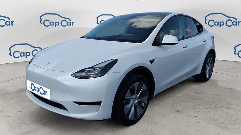 Utilisé 2023 Tesla Model Y Standard Range SUV | 31 990 € (Prix juste) - Image 1/3