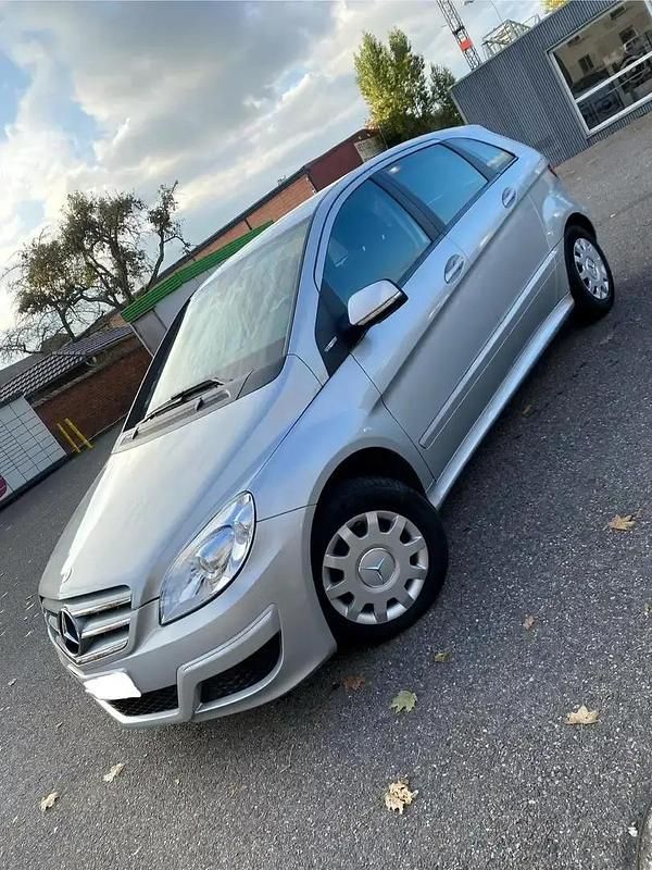 Utilisé 2009 Mercedes B160 Monospace | 4 500 € - Image 1/4