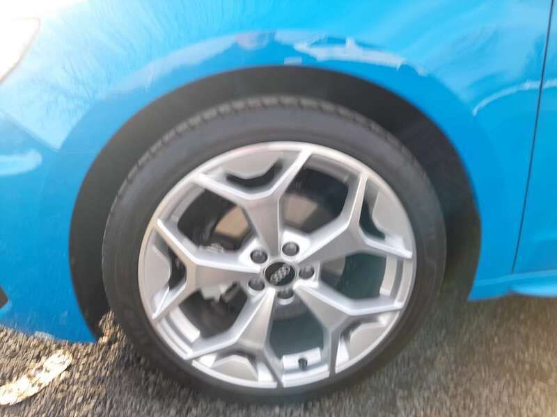 Image 3/4