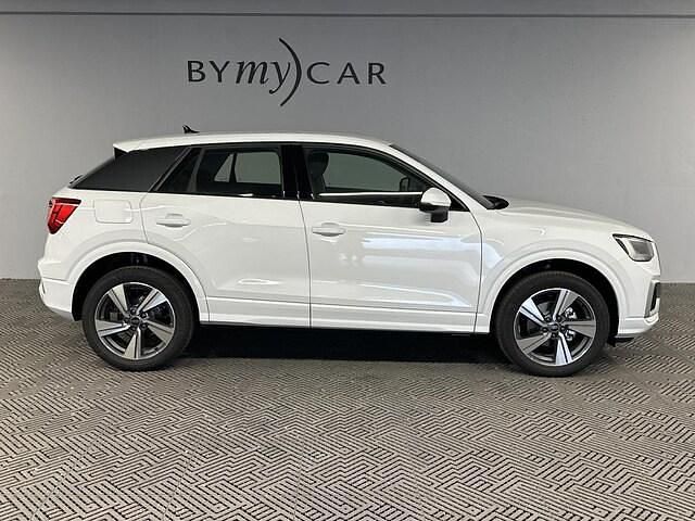 Nouvelle Audi Q2 Design 150 ch (110 kW) 2026 Blanc glacier métallisé SUV
