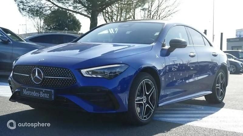 Bleu spectral métallisé Occasion 2025 Mercedes CLA250e AMG line Berline | 44 999 € (Prix juste) - Image 1/4