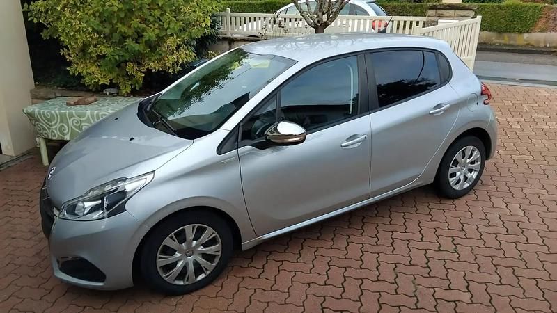 Argent Utilisé 2015 Peugeot 208 Citadine | 4 500 € (Bon prix) - Image 1/4