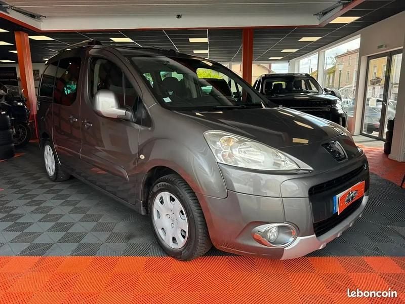 Utilisé 2011 Peugeot Partner Tepee Active Monospace | 6 990 € - Image 1/4