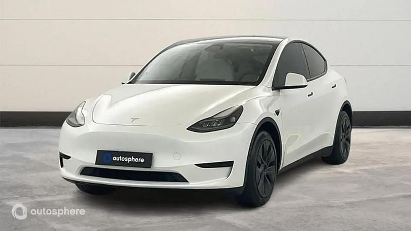 Occasion 2024 Tesla Model Y Standard Range SUV | 33 890 € (Prix juste) - Image 1/4