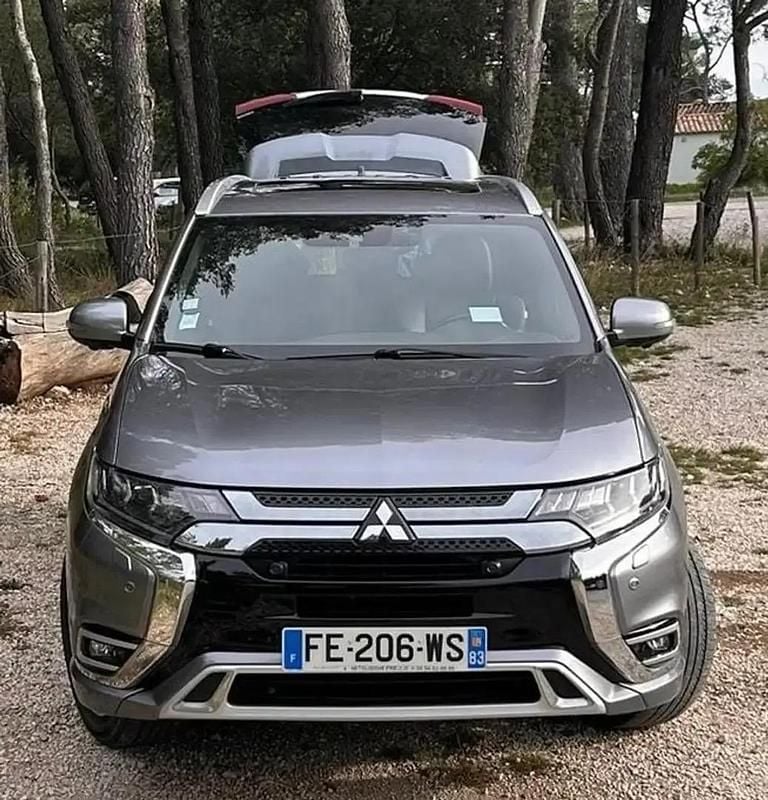 Gris Utilisé 2019 Mitsubishi Outlander Instyle SUV | 19 990 € - Image 1/4