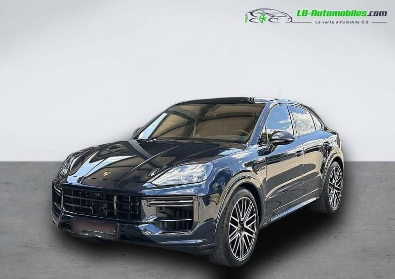 Utilisé 2024 Porsche Cayenne Turbo E-Hybrid SUV | 219 800 € (Prix assez cher) - Image 1/4