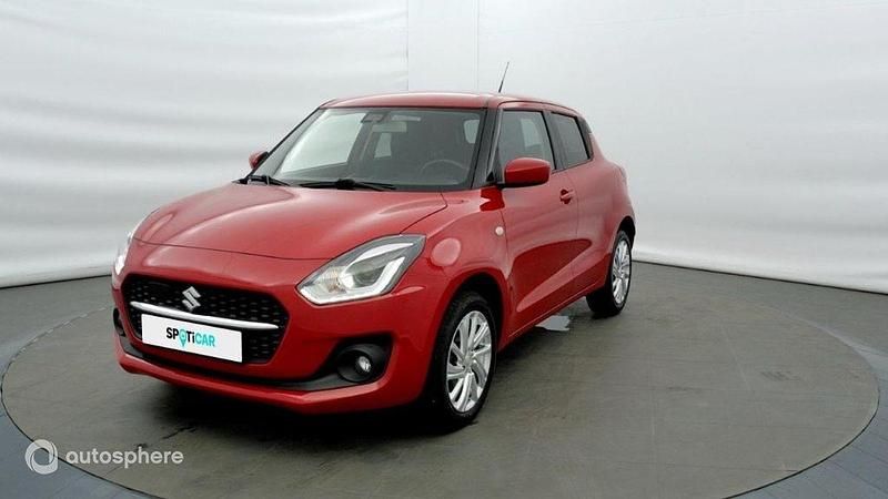 Rouge Utilisé 2022 Suzuki Swift Berline | 13 280 € (Prix juste) - Image 1/4