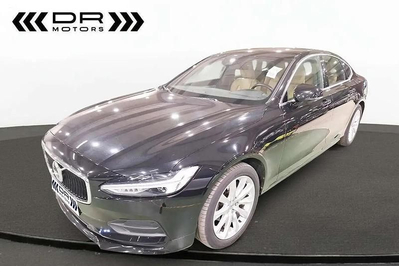 Noir Occasion 2019 Volvo S90 Momentum Berline | 21 995 € - Image 1/4