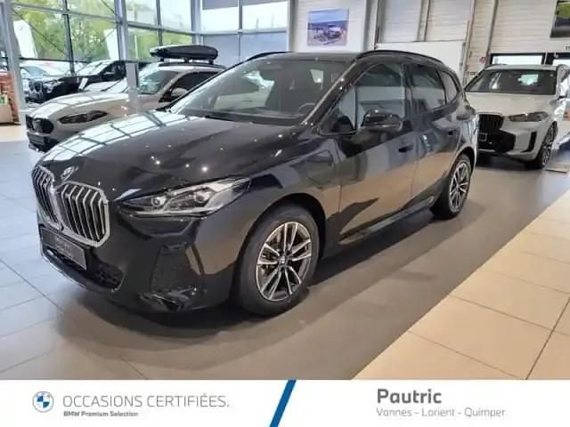 Nouvelle BMW 225 Active Tourer M Sport 15 ch (11 kW) 2025 Saphirschwarz métallisé Monospace