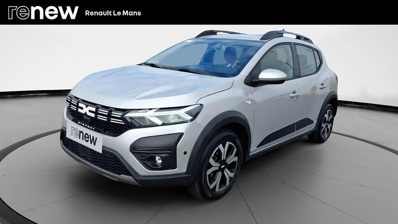Gris Utilisé 2024 Dacia Sandero Expression Citadine | 16 890 € (Prix juste) - Image 1/4