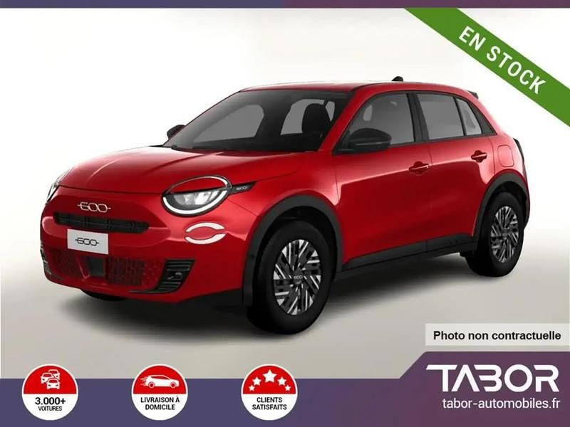 Rouge Nouvelle 2025 Fiat 600 SUV | 22 072 € (Prix juste) - Image 1/4