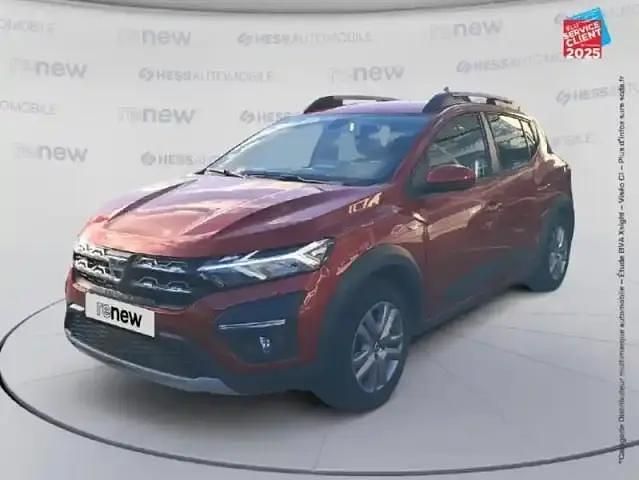 Rouge fusion métallisé Occasion 2021 Dacia Sandero Comfort Berline | 13 999 € (Prix juste) - Image 1/4