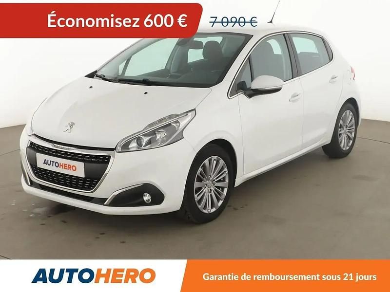 Blanc Utilisé 2016 Peugeot 208 Allure Citadine | 6 490 € (Prix juste) - Image 1/2