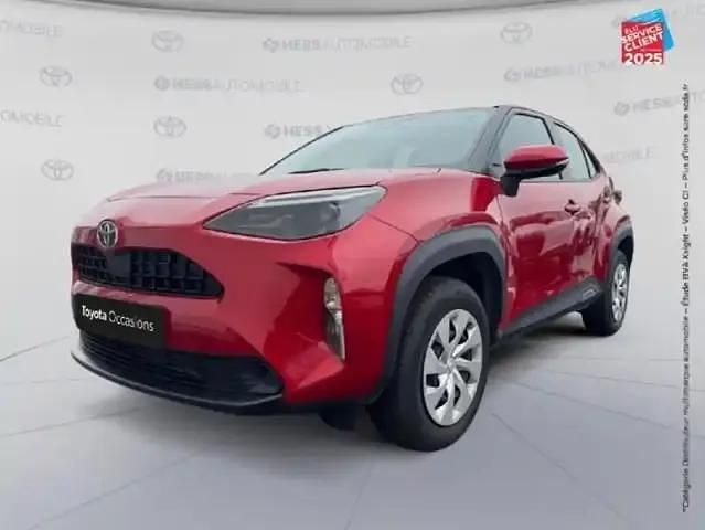 Rouge intense (m) Occasion 2024 Toyota Yaris Cross SUV | 23 299 € (Bon prix) - Image 1/4