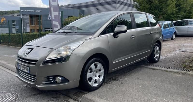 Utilisé 2010 Peugeot 5008 Premium Monospace | 4 490 € (Prix juste) - Image 1/4