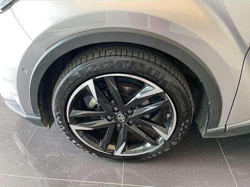 Utilisé 2021 Toyota C-HR Sport SUV | 23 490 € (Prix juste) - Image 1/1