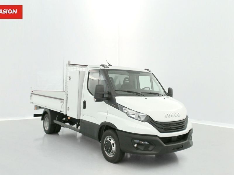 Blanc Utilisé 2023 Iveco Daily Van | 53 880 € - Image 1/4