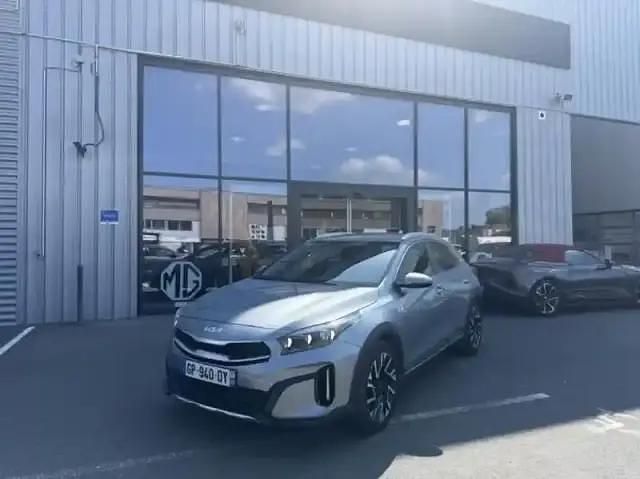 Gris Occasion 2023 Kia XCeed Active SUV | 19 990 € (Prix juste) - Image 1/4