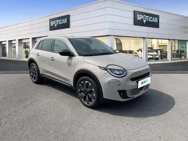 Nouvelle Fiat 600 La Prima 110 ch (80 kW) 2025 Sable earth métallisé SUV