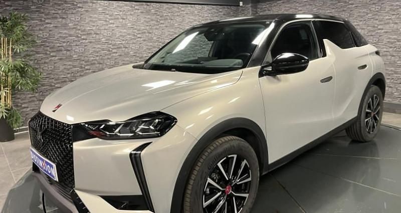 Gris Utilisé 2024 DS Automobiles DS3 Crossback Performance SUV | 23 490 € (Bon prix) - Image 1/4