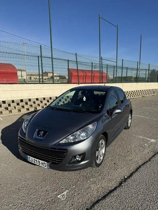 Utilisé 2011 Peugeot 207 Allure Berline | 5 499 € (Prix juste) - Image 1/4
