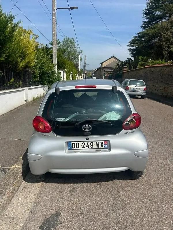 Image 2/4