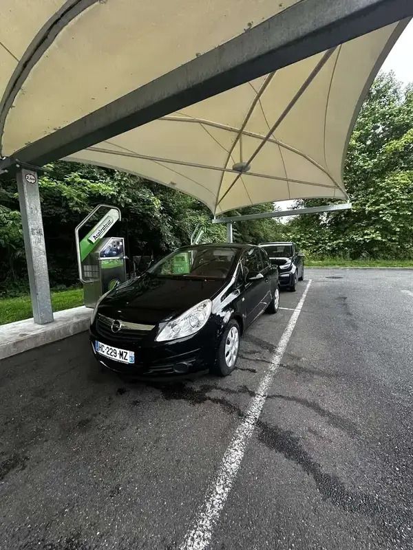 Utilisé 2009 Opel Corsa Berline | 2 800 € (Prix juste) - Image 1/4