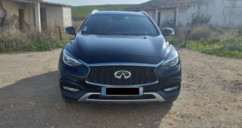 Noir Utilisé 2017 Infiniti QX30 SUV | 19 800 € - Image 1/4