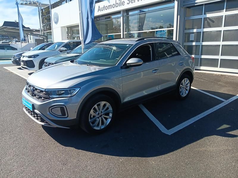 Utilisé 2024 VW T-Roc Edition SUV | 28 990 € (Prix juste) - Image 1/4