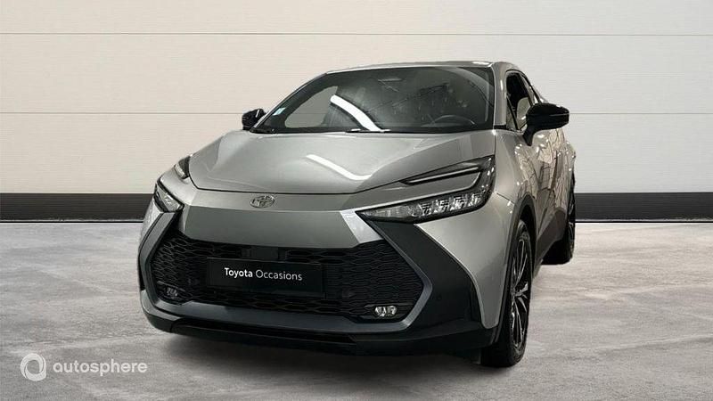 Gris Occasion 2024 Toyota C-HR+ Design SUV | 29 299 € (Prix juste) - Image 1/4