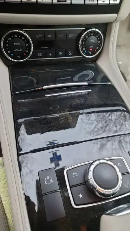 Image 2/4
