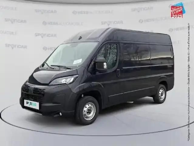 Noir Nouvelle 2025 Fiat Ducato Connect Van | 36 999 € (Prix assez cher) - Image 1/4
