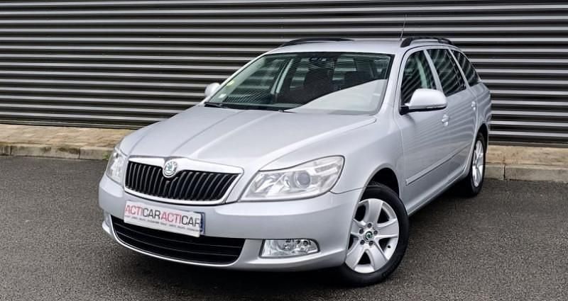 Utilisé 2011 Skoda Octavia Elegance Break | 10 490 € - Image 1/4