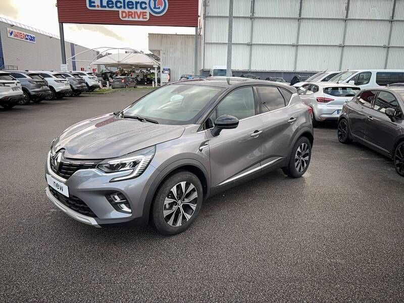 Gris Utilisé 2024 Renault Captur Techno SUV | 21 790 € (Prix juste) - Image 1/1