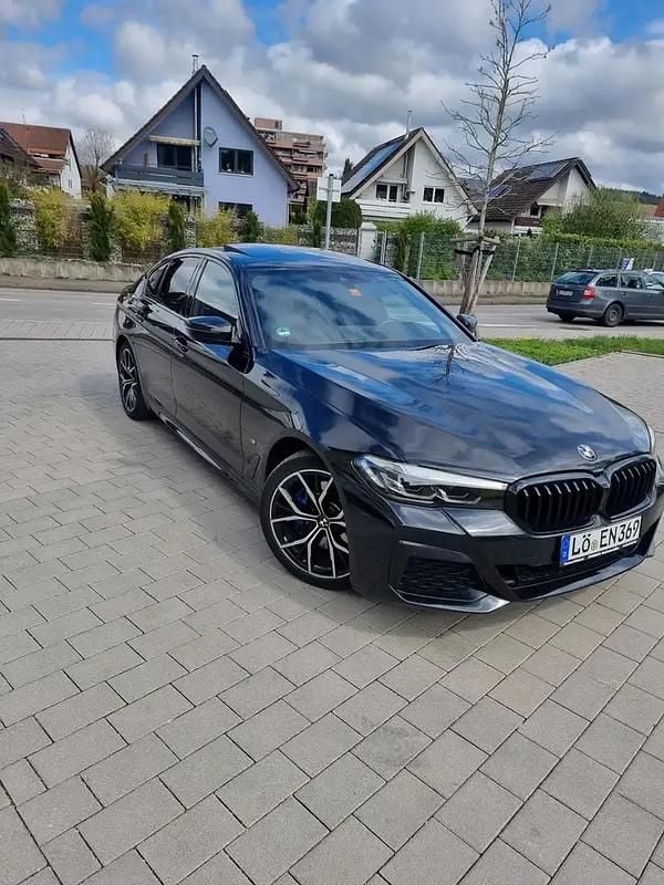 Utilisé 2021 BMW 520 M Sport Berline | 36 000 € (Prix juste) - Image 1/4
