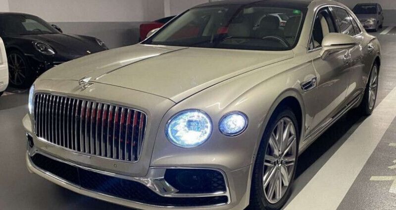 Beige Utilisé 2020 Bentley Flying Spur Berline | 179 900 € - Image 1/4