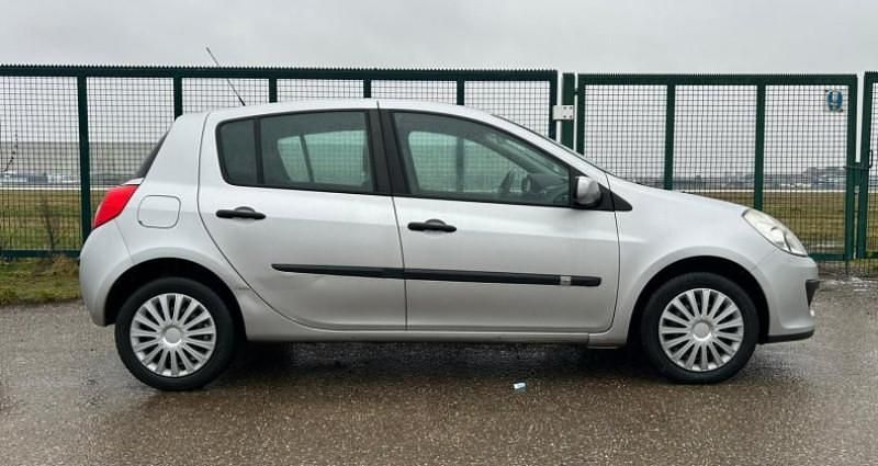 Occasion Renault Clio II Luxe 98 ch (72 kW) 2006 Citadine