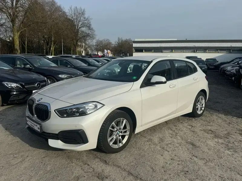Noir Utilisé 2020 BMW 116 Luxury Line Citadine | 19 999 € (Prix juste) - Image 1/4