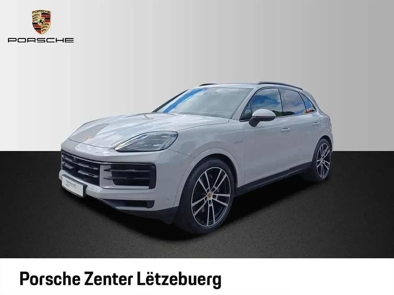 Blanc Utilisé 2024 Porsche Cayenne SUV | 116 820 € (Prix juste) - Image 1/4