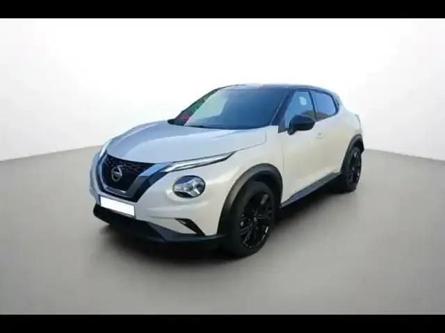 Blanc lunaire+toit noir métallisé Occasion 2022 Nissan Juke Enigma SUV | 17 990 € (Bon prix) - Image 1/4