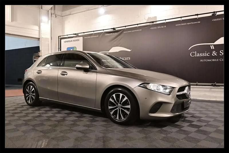 Gris Utilisé 2019 Mercedes A180 Berline | 17 950 € (Super prix) - Image 1/4