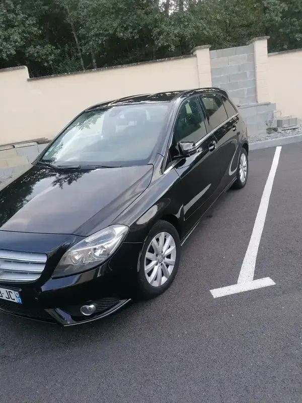 Noir Utilisé 2013 Mercedes B180 Business Monospace | 6 900 € - Image 1/4