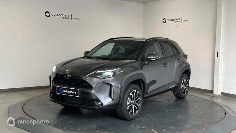 Gris Nouvelle 2025 Toyota Yaris Hybrid Design SUV | 27 899 € (Prix juste) - Image 1/4