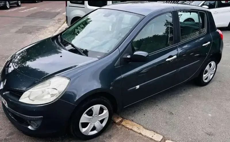 Utilisé 2007 Renault Clio II Authentique Berline | 1 700 € (Super prix) - Image 1/4