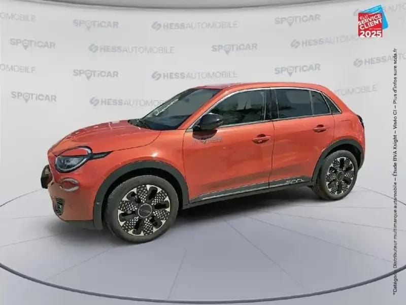 Orange Utilisé 2024 Fiat 600E La Prima SUV | 27 999 € (Prix juste) - Image 1/2