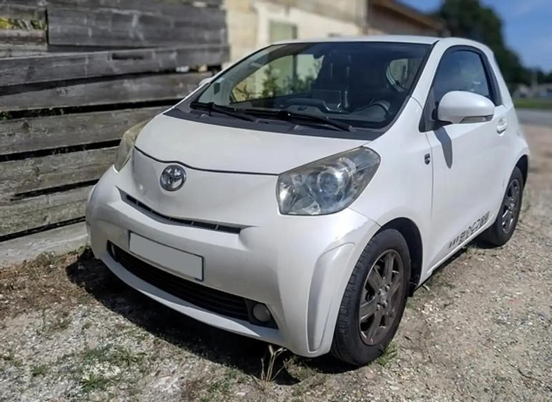 Blanc Utilisé 2009 Toyota iQ Citadine | 3 990 € (Prix juste) - Image 1/4