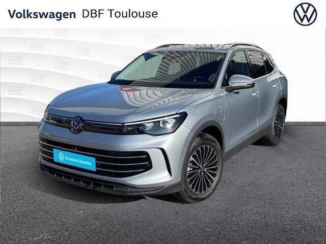 Argente Utilisé 2025 VW Tiguan SUV | 48 980 € (Super prix) - Image 1/4