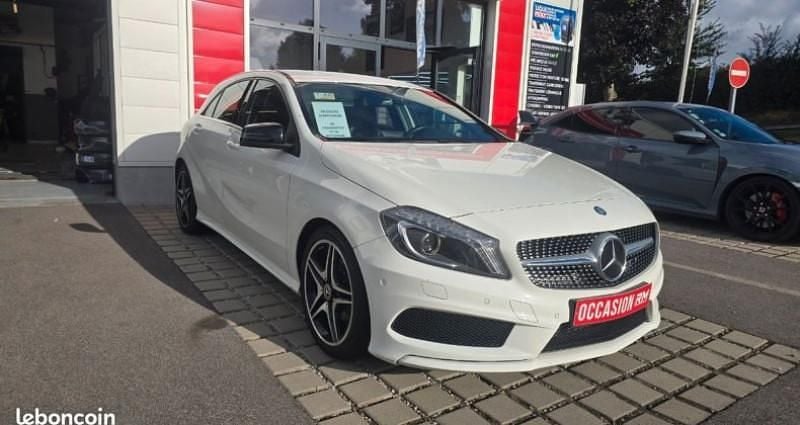 Blanc Utilisé 2015 Mercedes A180 AMG Berline | 14 990 € (Prix juste) - Image 1/4