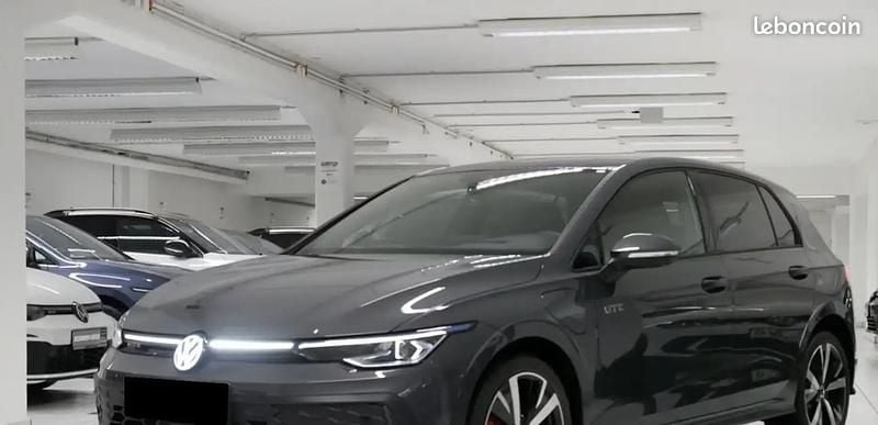Gris Occasion 2024 VW Golf VIII GTE Berline | 39 690 € (Super prix) - Image 1/4